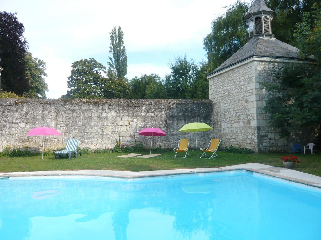 Les Longchamps Bed & Breakfast Neuille Luaran gambar