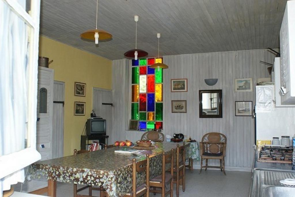 Les Longchamps Bed & Breakfast Neuille Luaran gambar