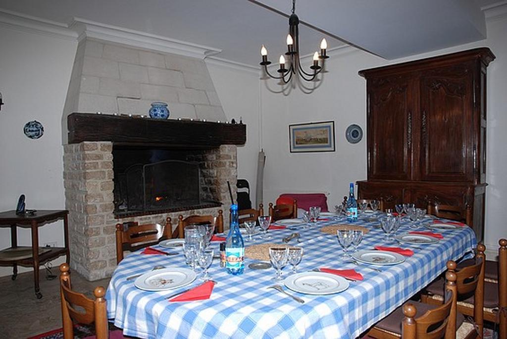 Les Longchamps Bed & Breakfast Neuille Luaran gambar