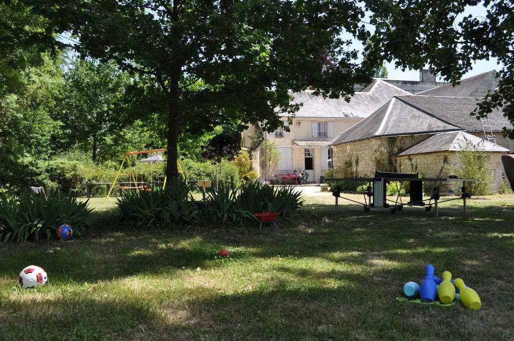 Les Longchamps Bed & Breakfast Neuille Luaran gambar