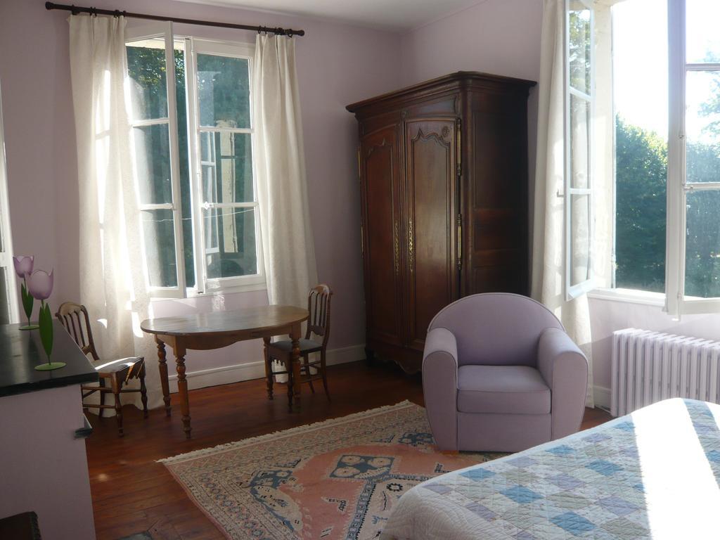 Les Longchamps Bed & Breakfast Neuille Luaran gambar