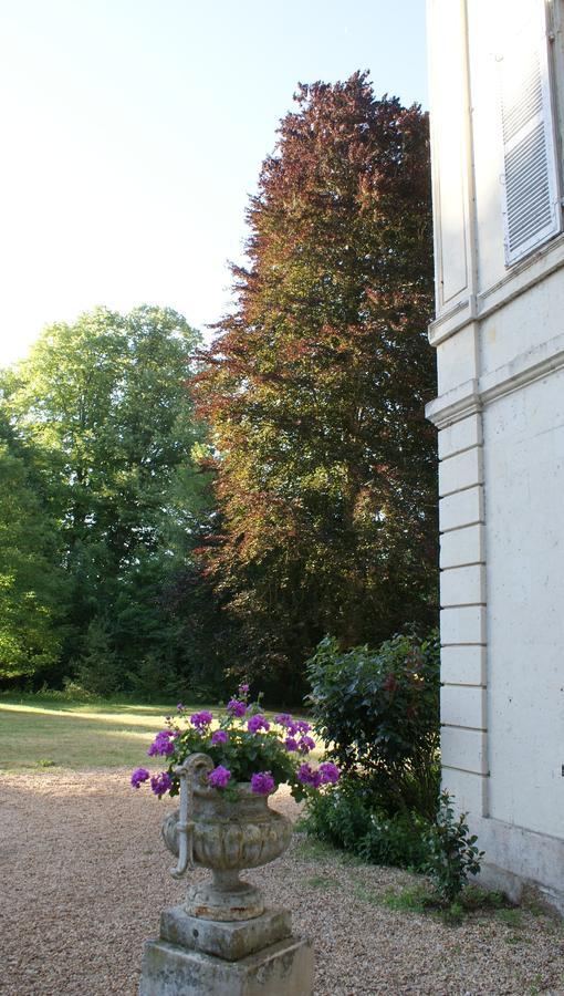 Les Longchamps Bed & Breakfast Neuille Luaran gambar